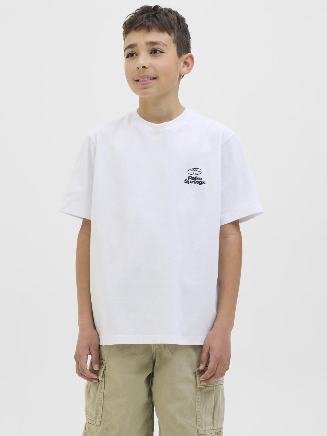 model_shot-front